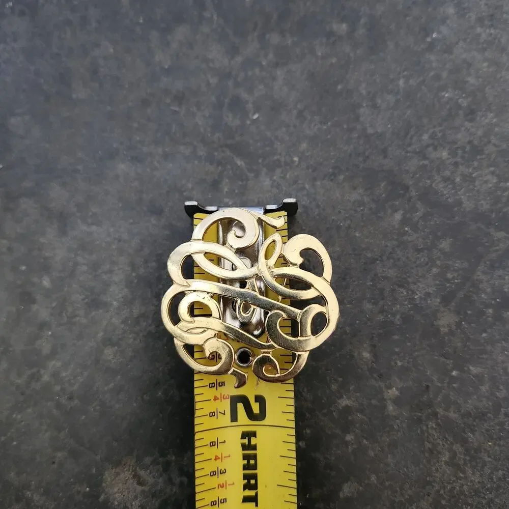 Unbranded pins brooches